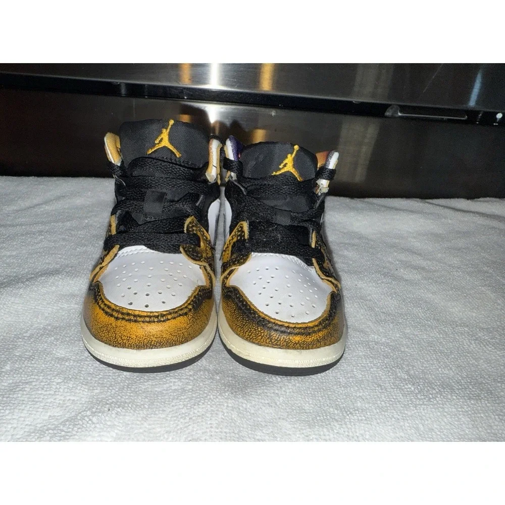 Nike Air‎ Jordan 1 Boys Size 6 Mid Sneakers Black  Yellow White